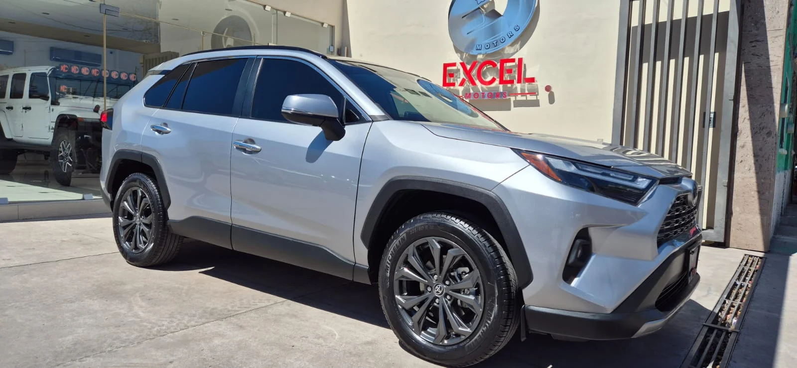 Toyota RAV4 2023 - Foto 1