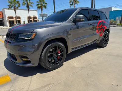 Jeep Grand Cherokee SRT